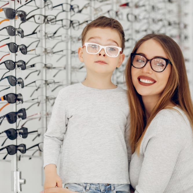 woman with her child in the eyeglass store